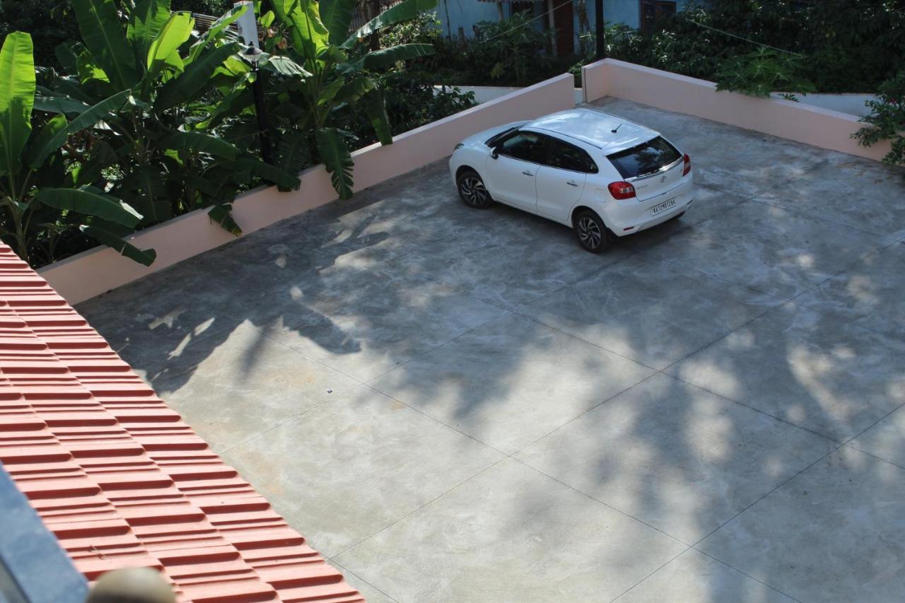 Sri Lakshmi Estates Apartment Siddapura  Bagian luar foto