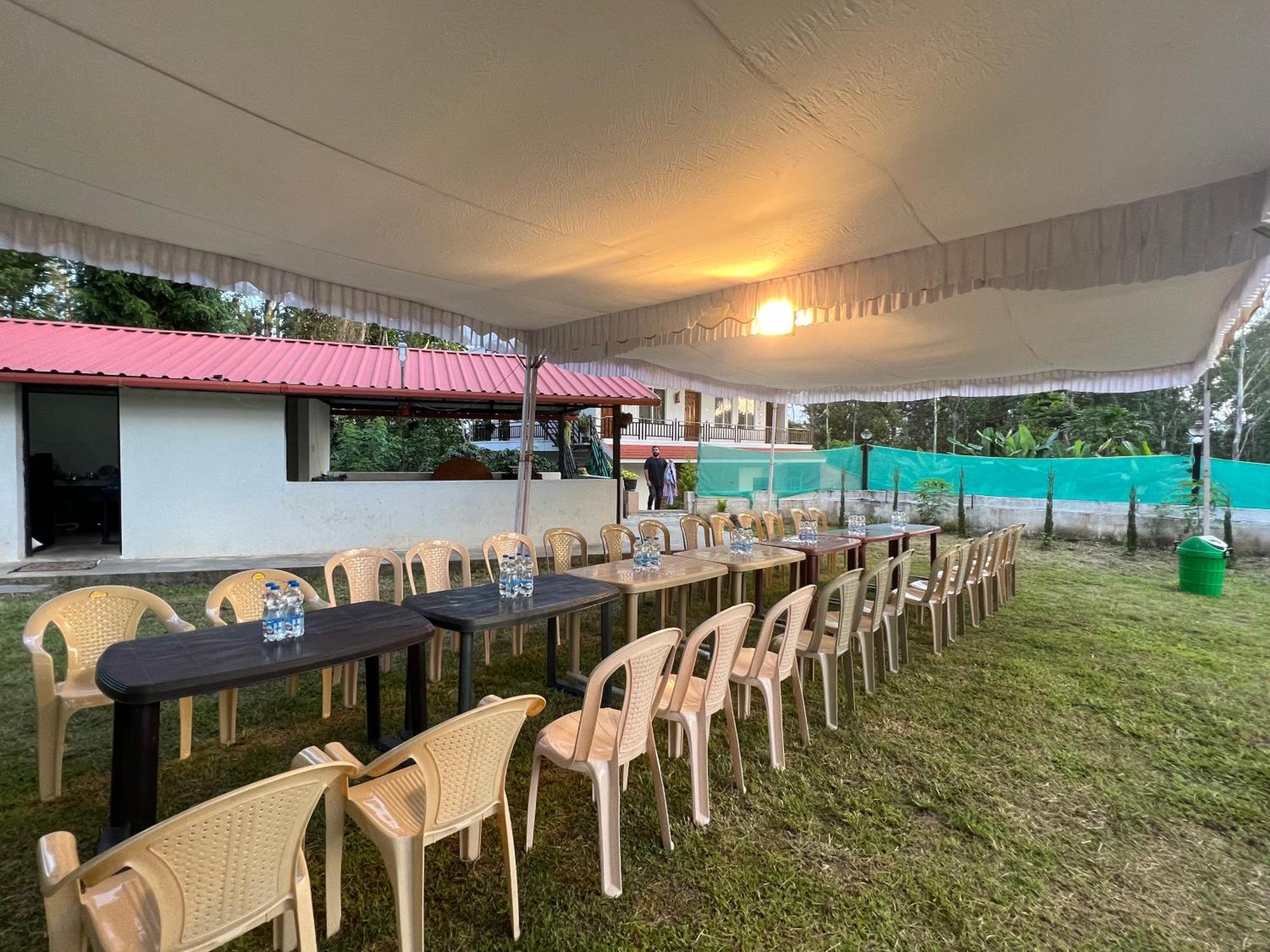 Sri Lakshmi Estates Apartment Siddapura  Bagian luar foto