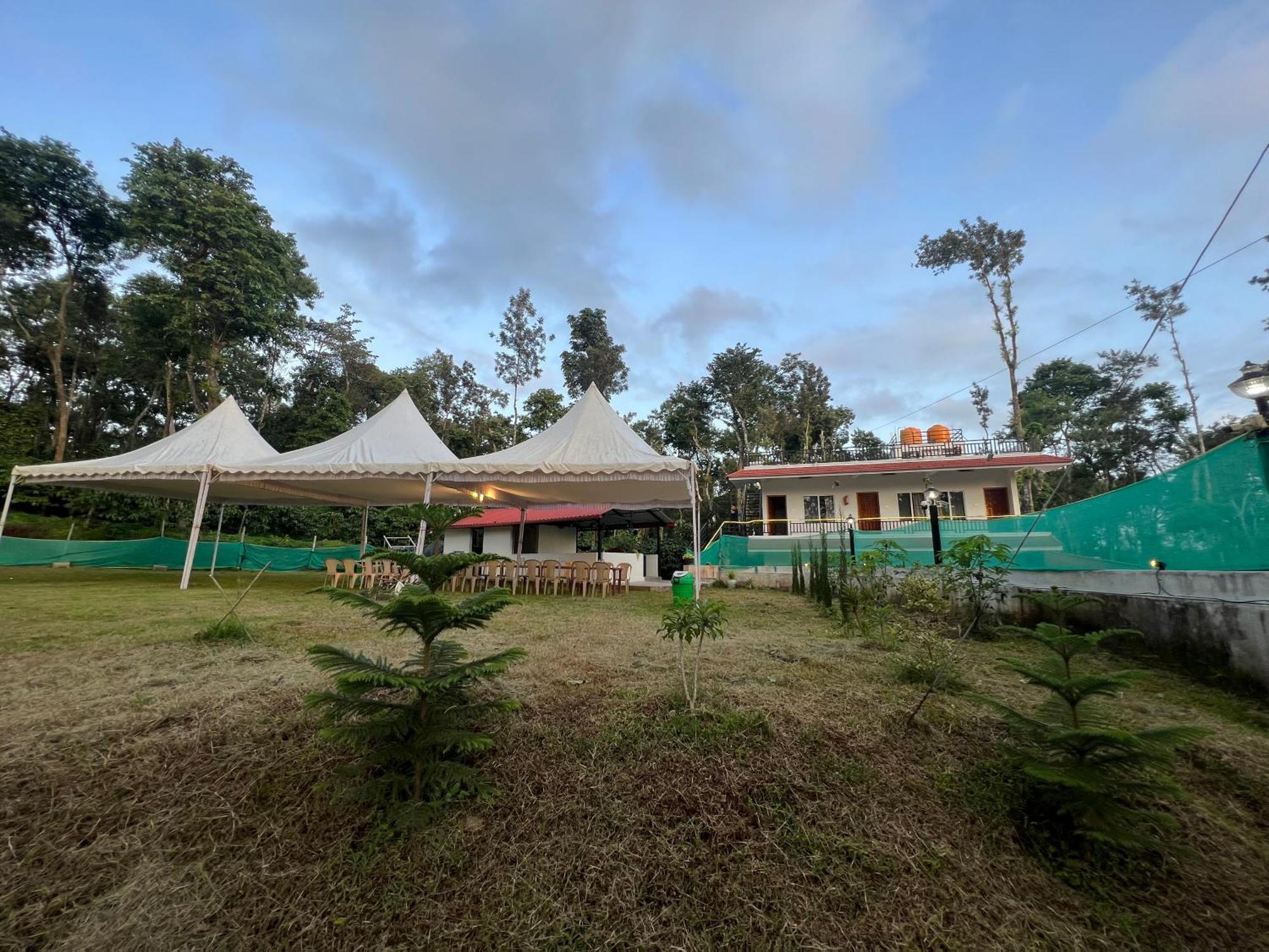 Sri Lakshmi Estates Apartment Siddapura  Bagian luar foto